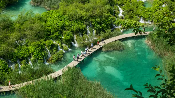 Nationalparken ved Plitvicesøerne i Kroatien.